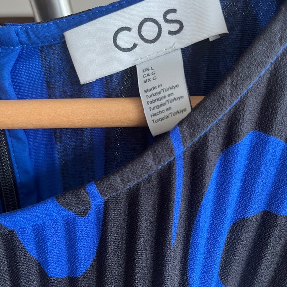 Dress in Black and cobalt abstract pattern - Picture 5 of 12